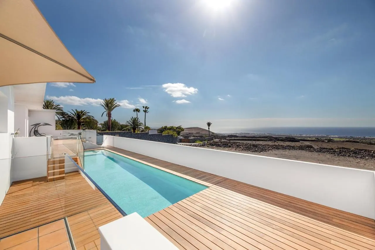 Suite Isabela Tias 0*,  Spain