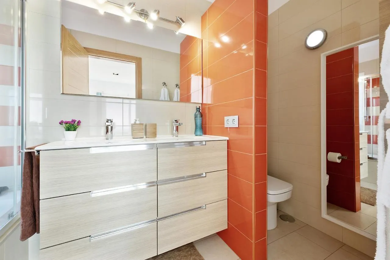 Suite Isabela Tias 0*,  Spain