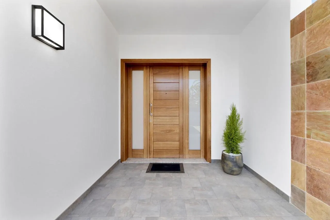 Suite Isabela Tias 0*,  Spain